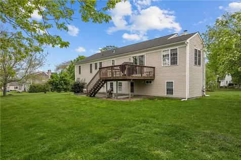 26 Cherokee Drive Portsmouth RI 02871