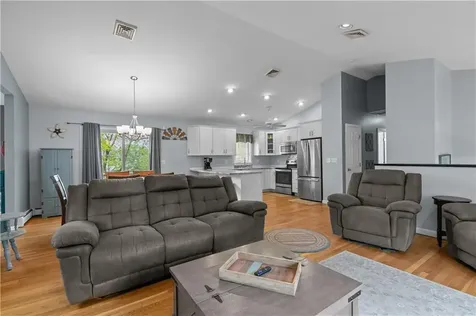 26 Cherokee Drive Portsmouth RI 02871