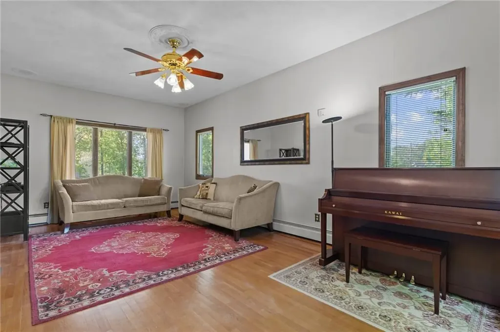 5 Chaloner Court Cranston RI 02921