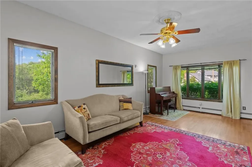 5 Chaloner Court Cranston RI 02921