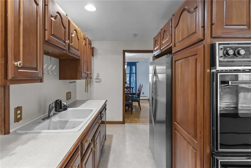 5 Chaloner Court Cranston RI 02921