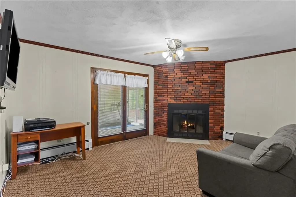 5 Chaloner Court Cranston RI 02921
