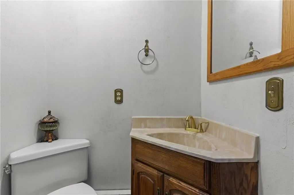 5 Chaloner Court Cranston RI 02921