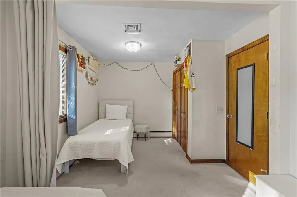 5 Chaloner Court Cranston RI 02921