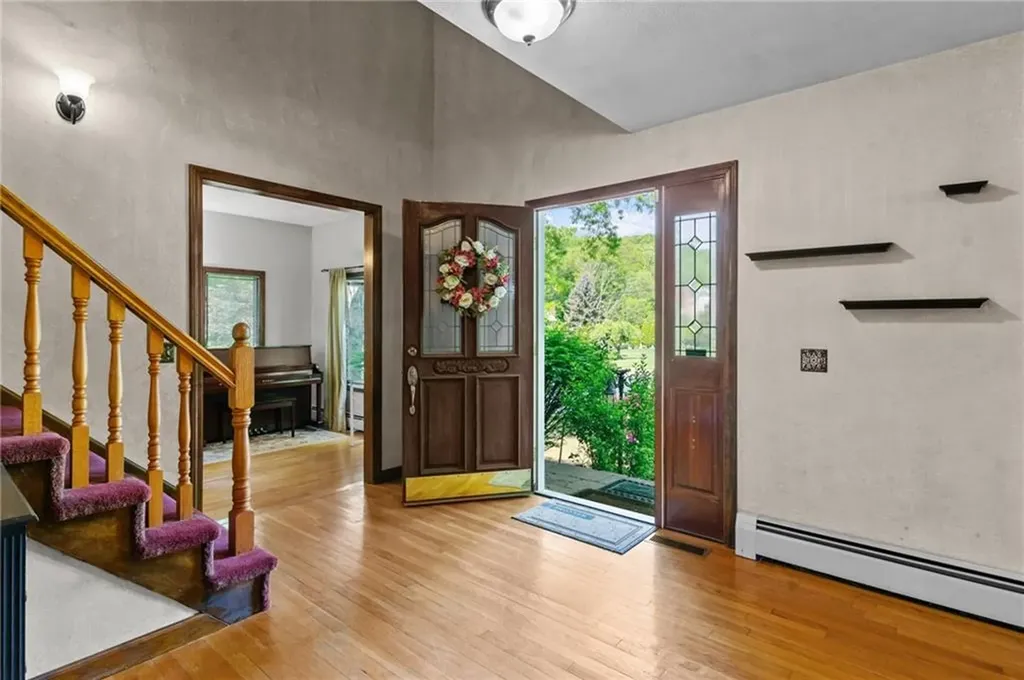 5 Chaloner Court Cranston RI 02921