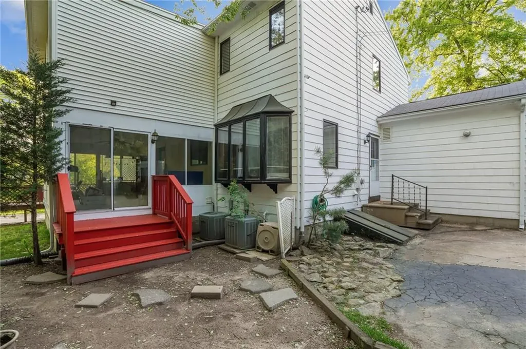 5 Chaloner Court Cranston RI 02921
