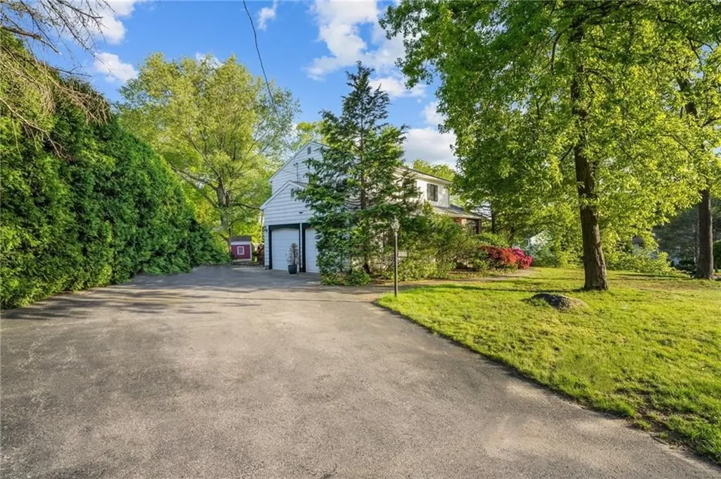 5 Chaloner Court Cranston RI 02921
