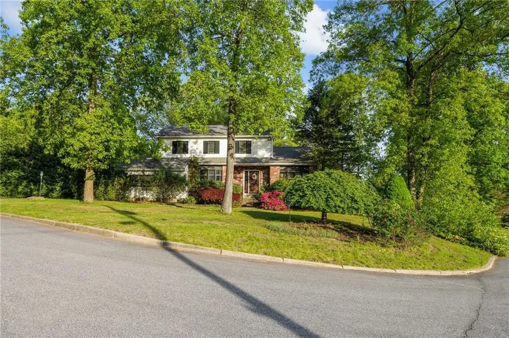 5 Chaloner Court Cranston RI 02921
