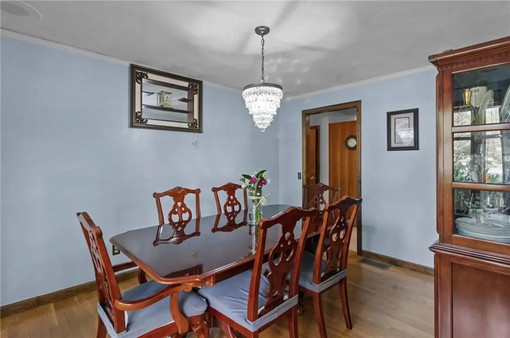 5 Chaloner Court Cranston RI 02921