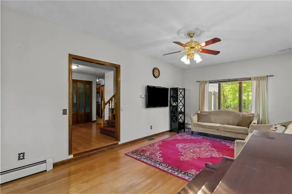 5 Chaloner Court Cranston RI 02921