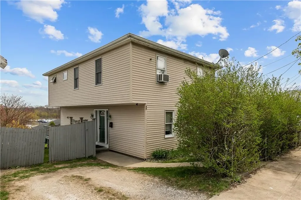 38 Clement Street Tiverton RI 02878