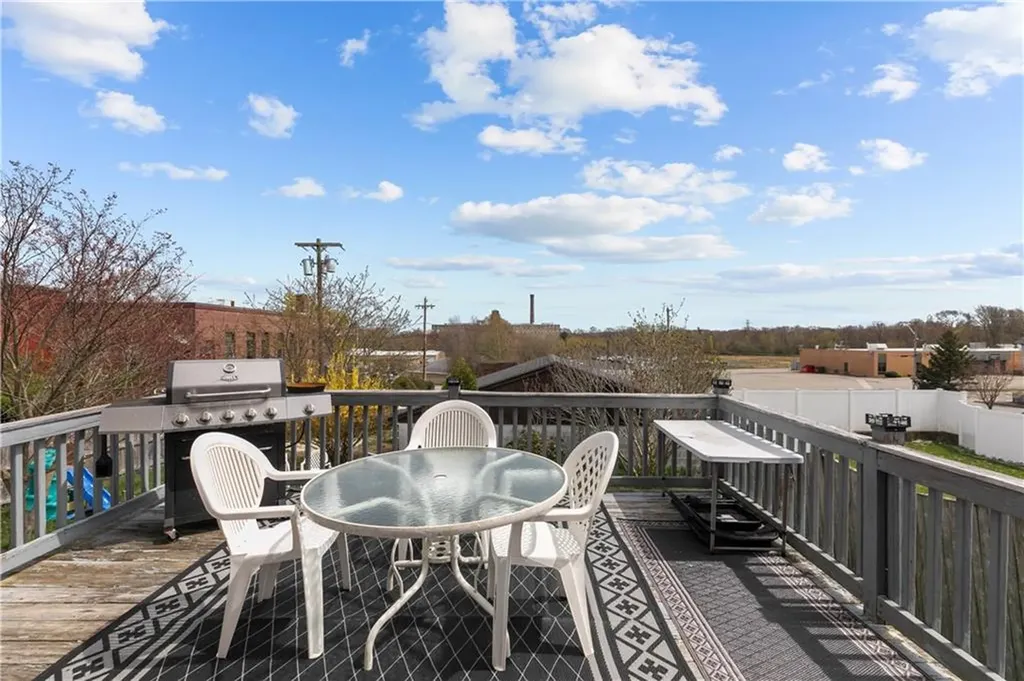 38 Clement Street Tiverton RI 02878