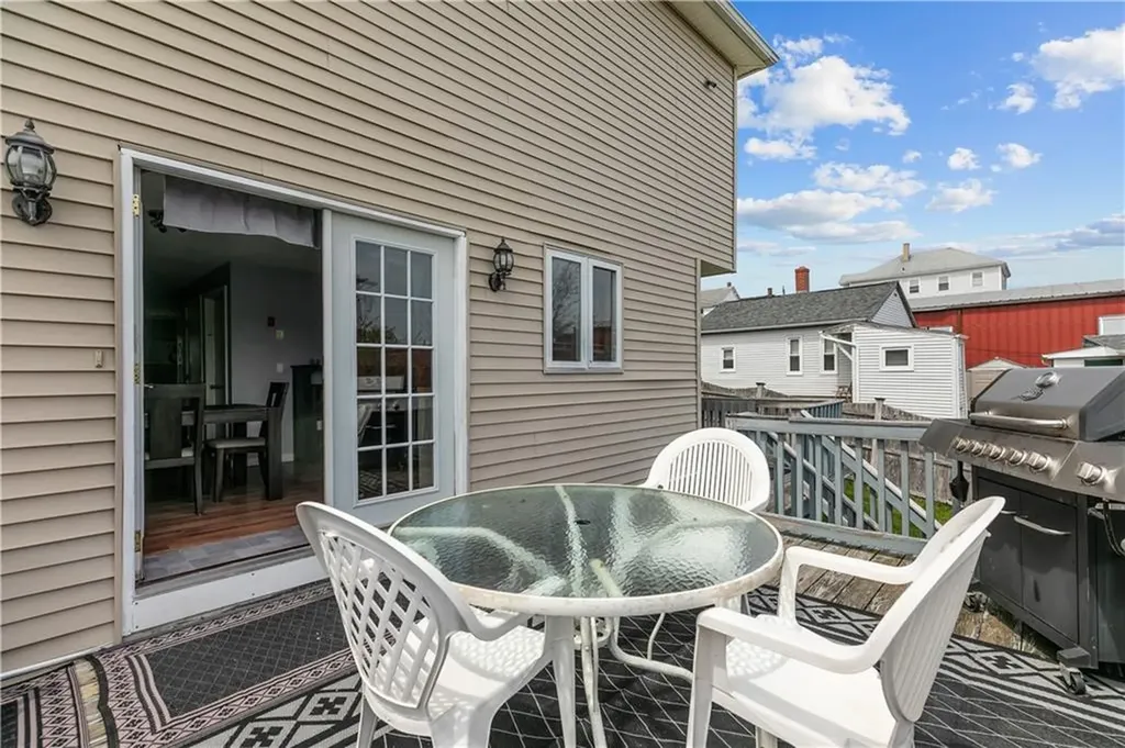 38 Clement Street Tiverton RI 02878