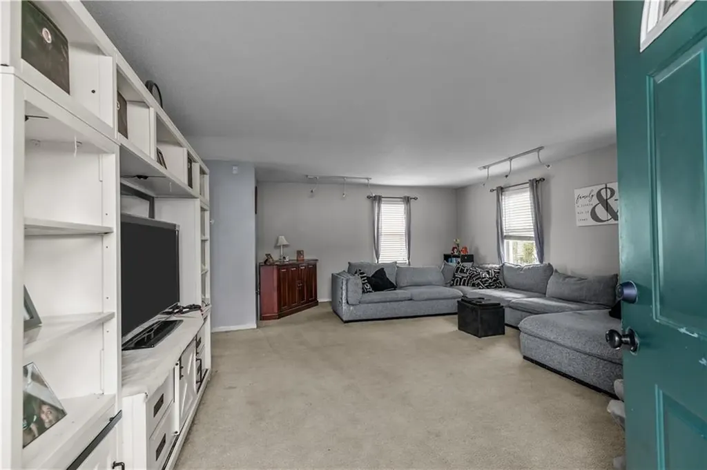 38 Clement Street Tiverton RI 02878