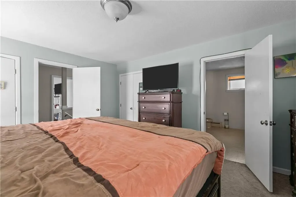 38 Clement Street Tiverton RI 02878