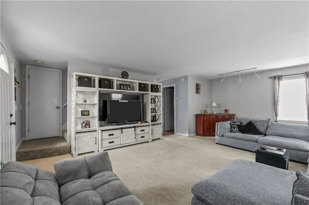 38 Clement Street Tiverton RI 02878