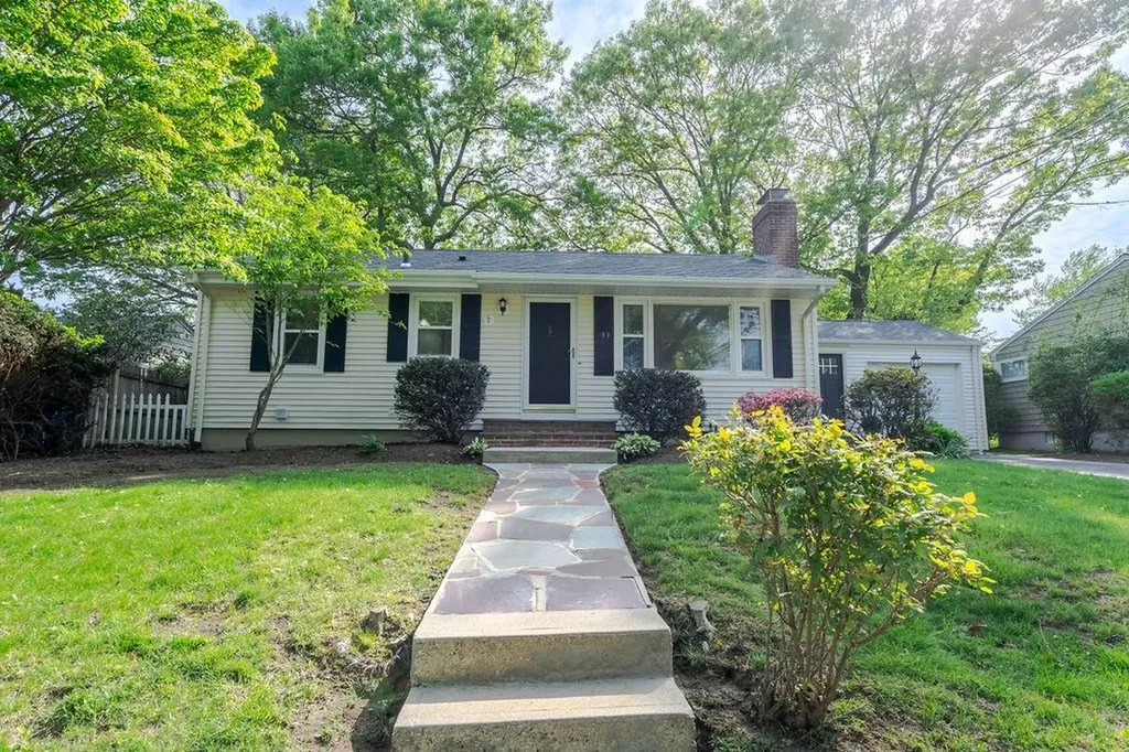 33 Perennial Drive Cranston RI 02920
