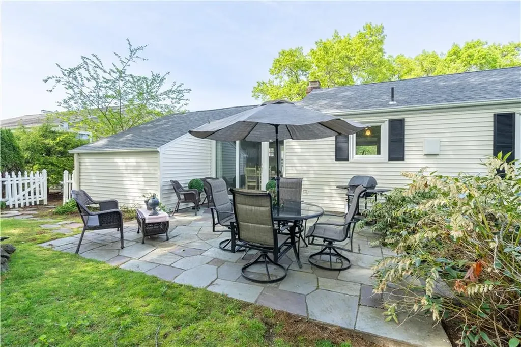 33 Perennial Drive Cranston RI 02920