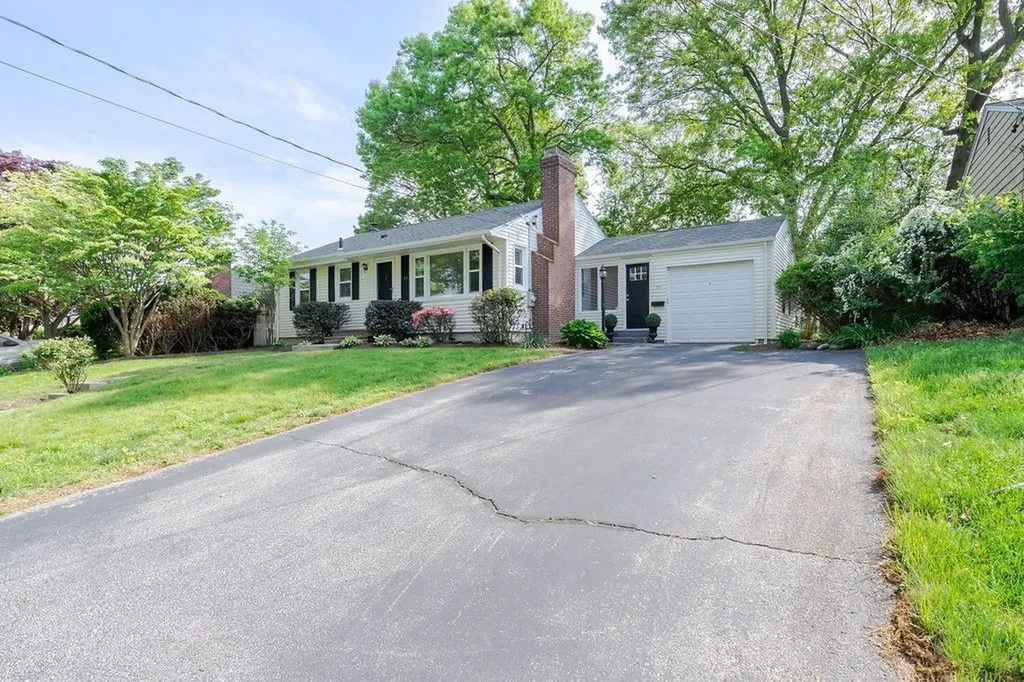 33 Perennial Drive Cranston RI 02920