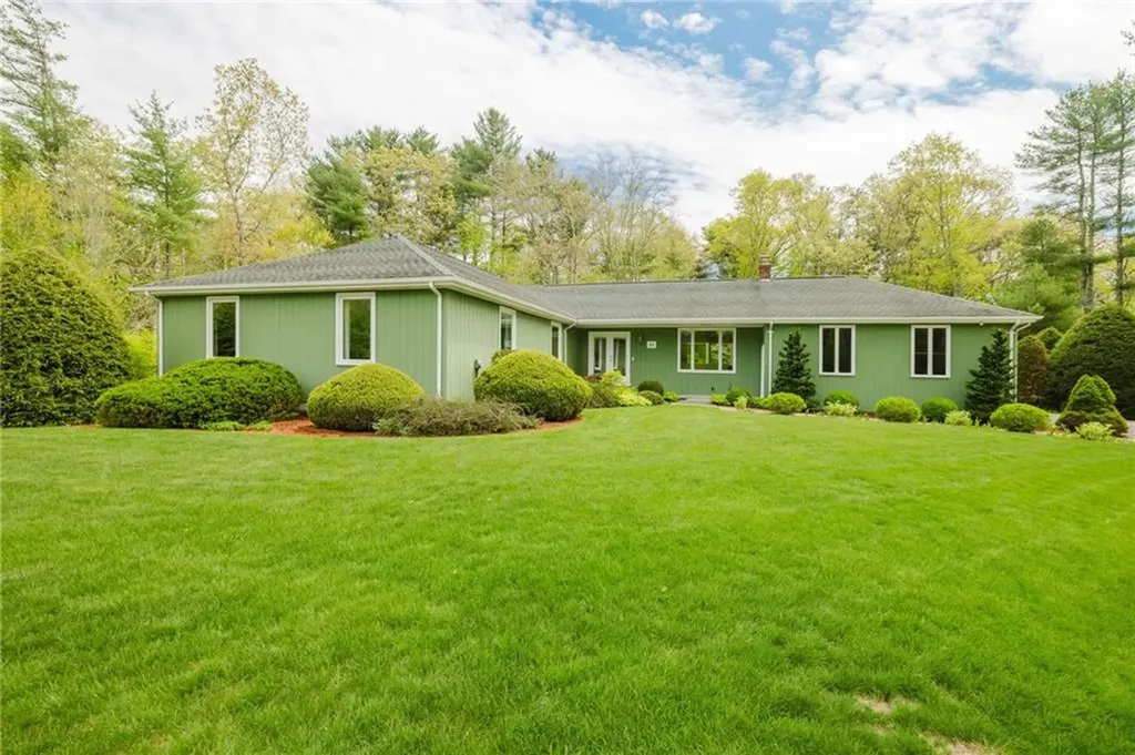 21 Hickory Ridge Road Rehoboth MA 02769