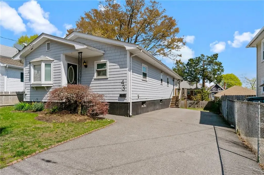 43 Huxley Avenue Providence RI 02908