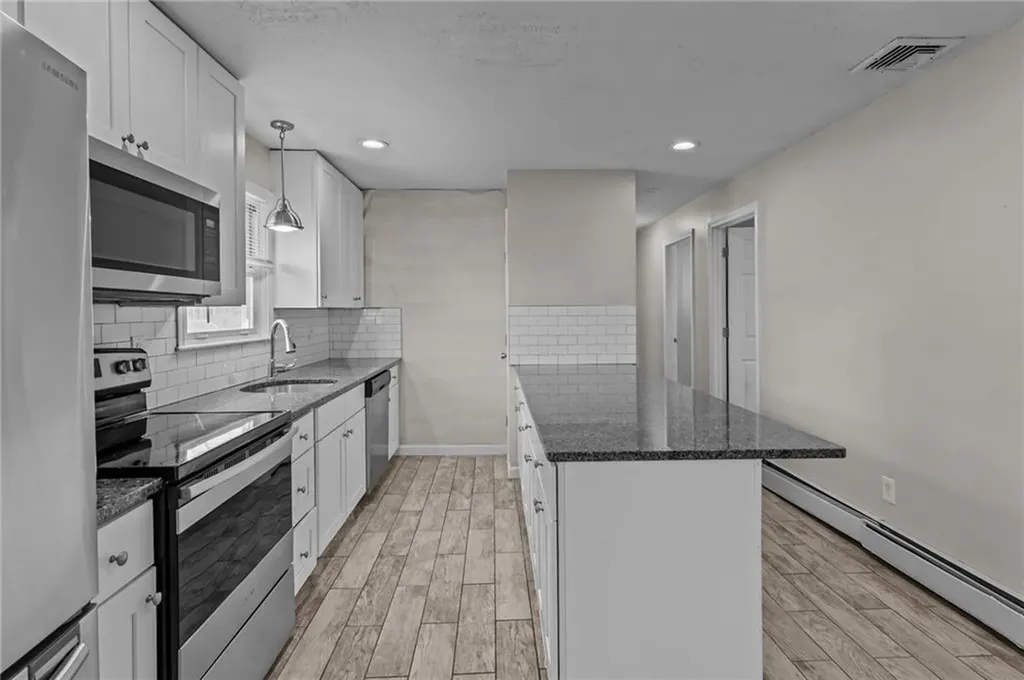 43 Huxley Avenue Providence RI 02908