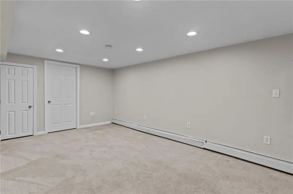 43 Huxley Avenue Providence RI 02908