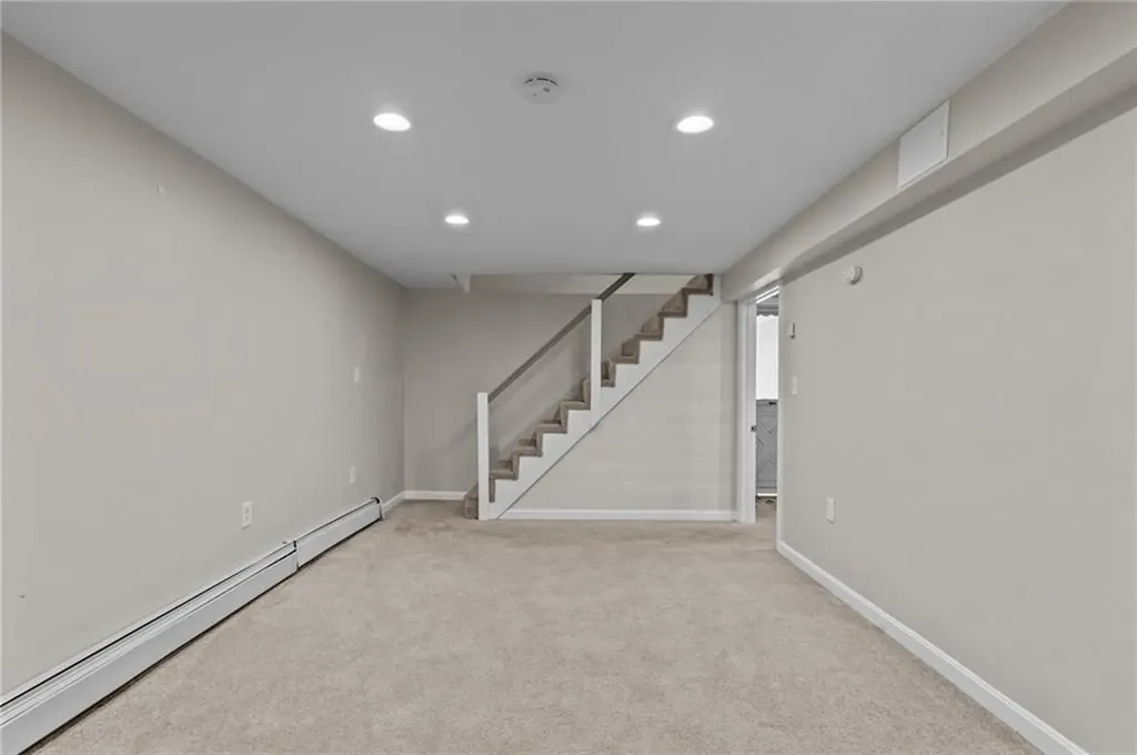 43 Huxley Avenue Providence RI 02908