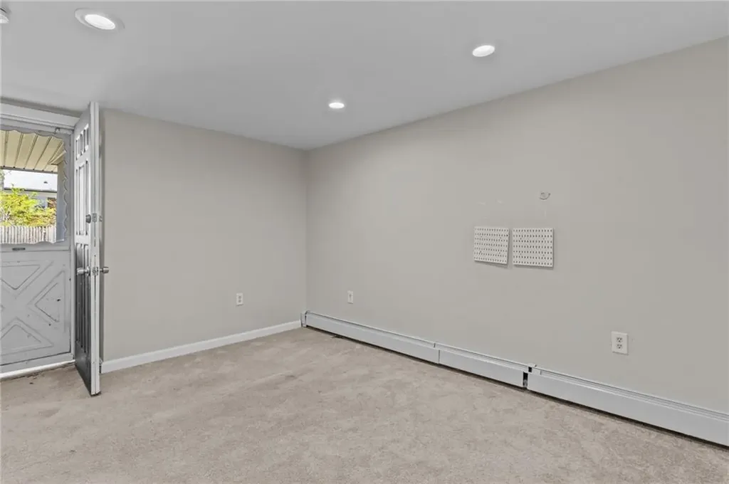 43 Huxley Avenue Providence RI 02908