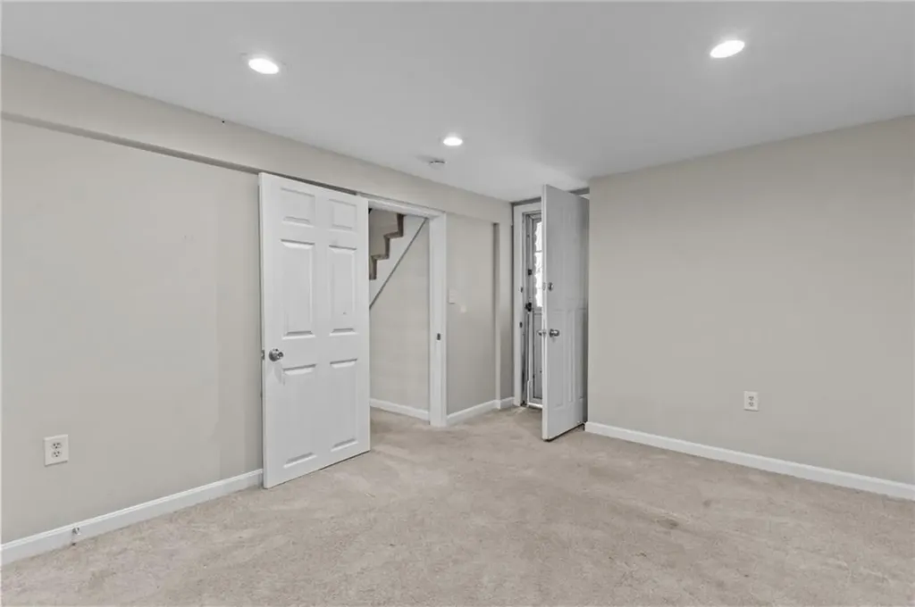 43 Huxley Avenue Providence RI 02908
