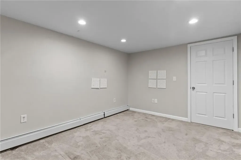 43 Huxley Avenue Providence RI 02908
