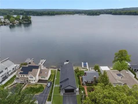 194 Killdeer Road Webster MA 01570