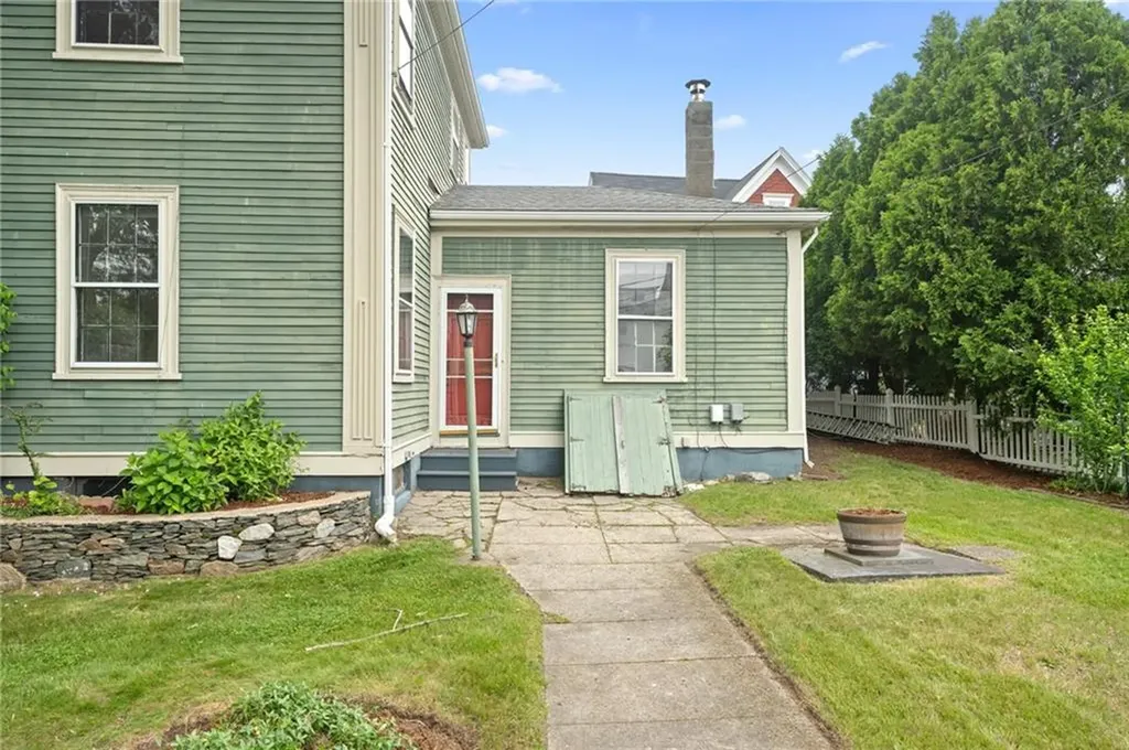 33 Liberty Street Warren RI 02885