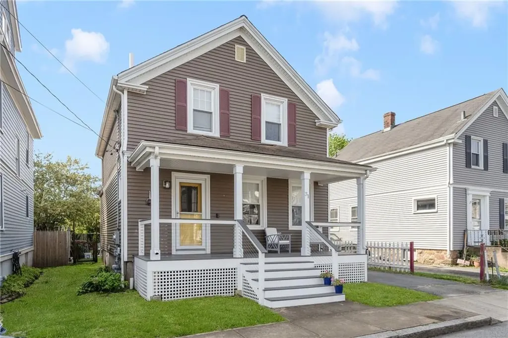 31 Russell Avenue Newport RI 02840