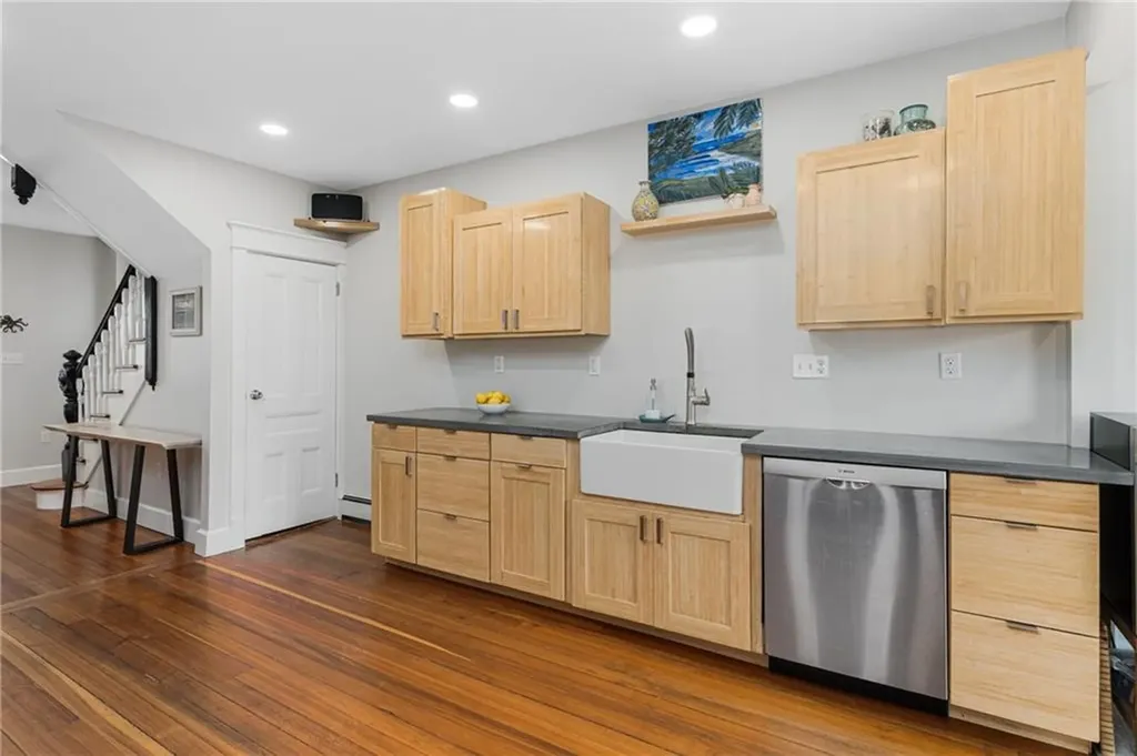 31 Russell Avenue Newport RI 02840