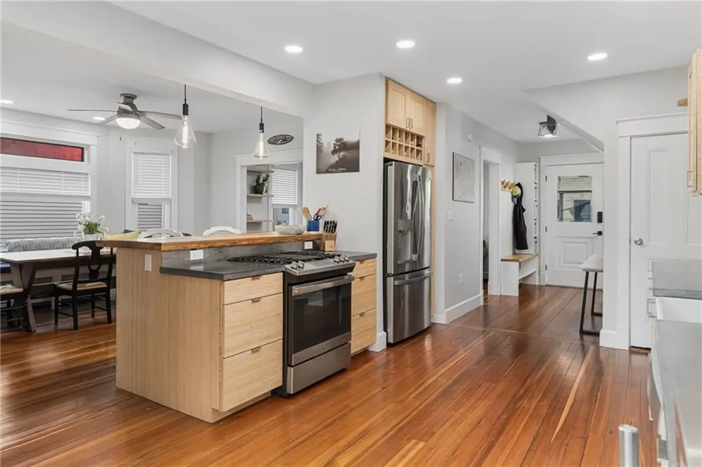 31 Russell Avenue Newport RI 02840