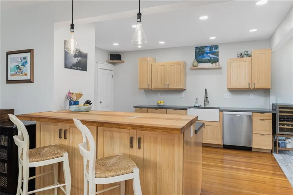 31 Russell Avenue Newport RI 02840