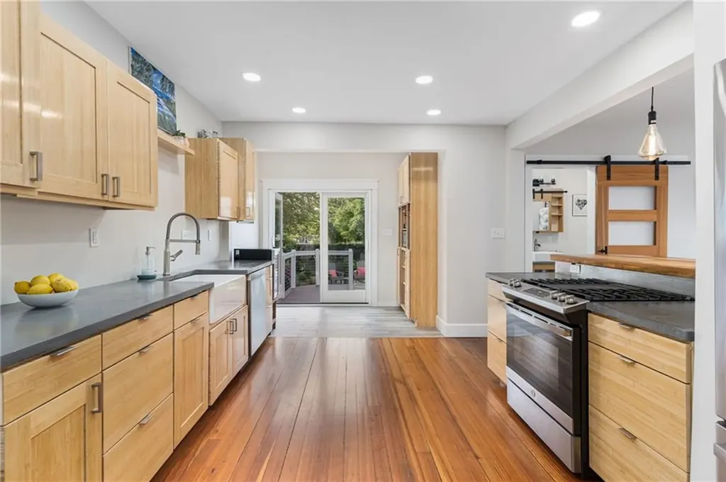 31 Russell Avenue Newport RI 02840