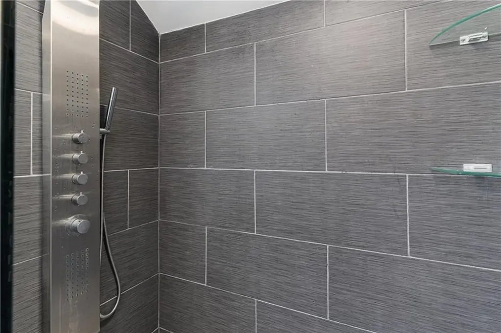 31 Russell Avenue Newport RI 02840