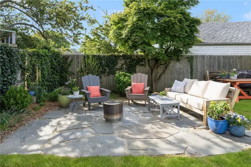 31 Russell Avenue Newport RI 02840