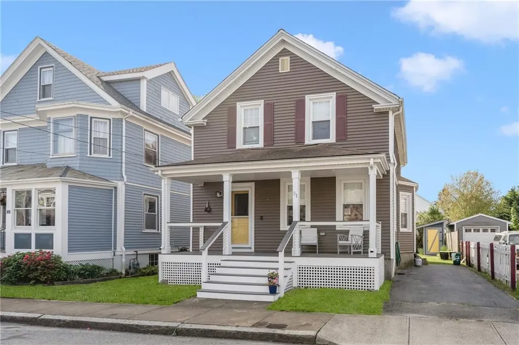 31 Russell Avenue Newport RI 02840