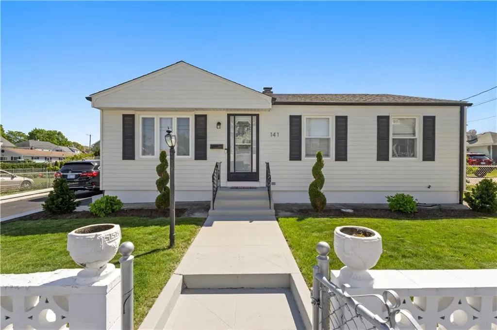 141 Woodward Avenue East Providence RI 02914