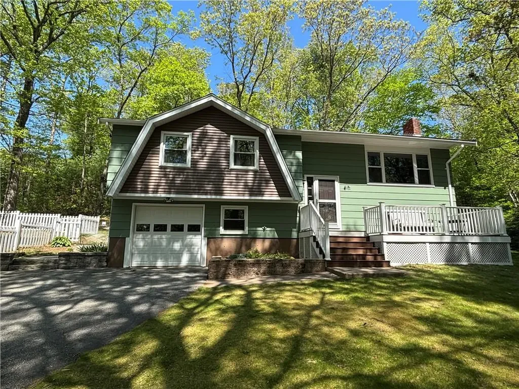 9 Sky View Road North Smithfield RI 02896