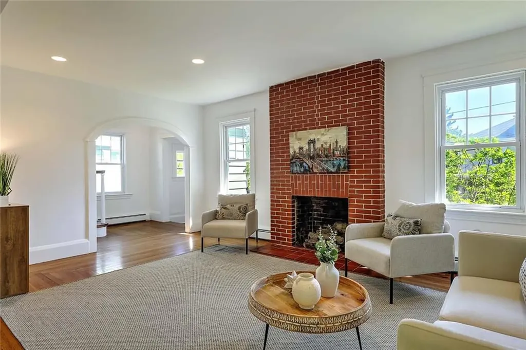 33 Marbury Avenue Pawtucket RI 02860