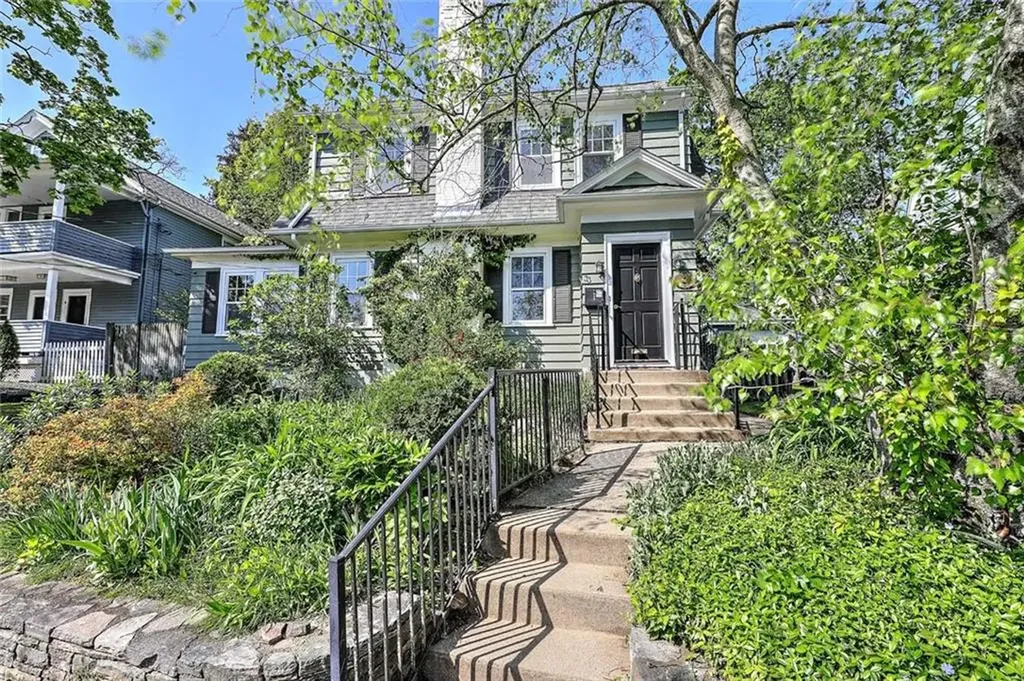 33 Marbury Avenue Pawtucket RI 02860