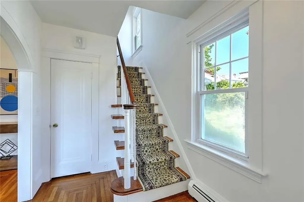 33 Marbury Avenue Pawtucket RI 02860