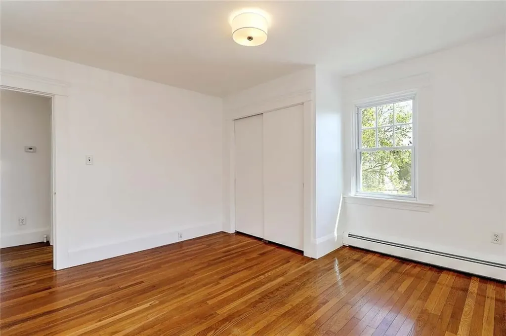 33 Marbury Avenue Pawtucket RI 02860