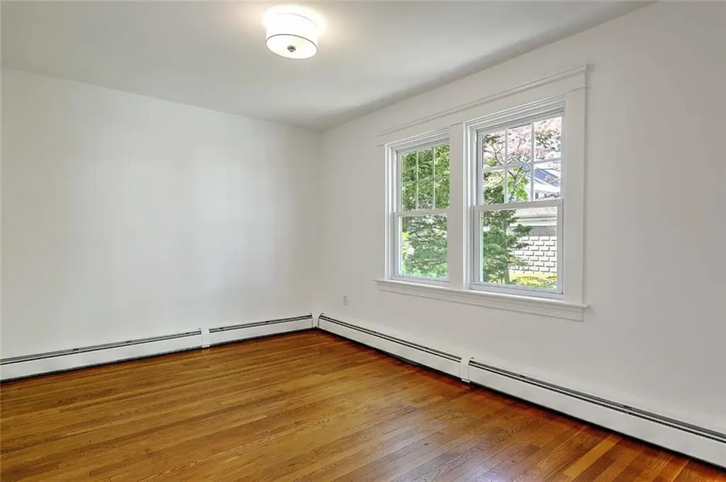 33 Marbury Avenue Pawtucket RI 02860