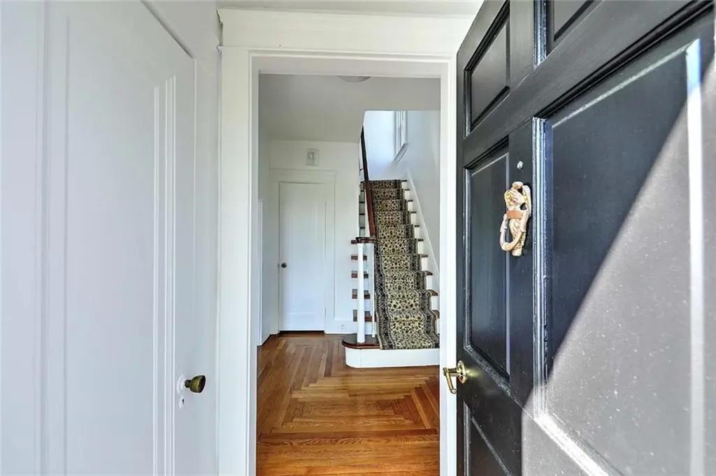 33 Marbury Avenue Pawtucket RI 02860