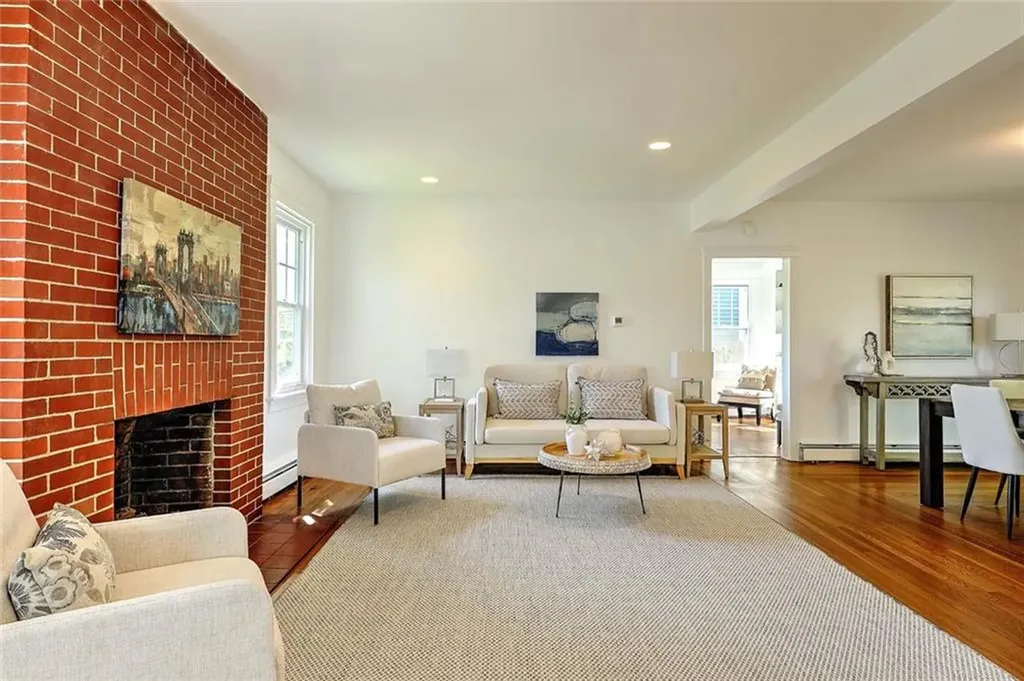 33 Marbury Avenue Pawtucket RI 02860